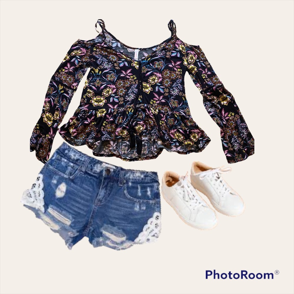 Fashionable Womens long sleeve crop top